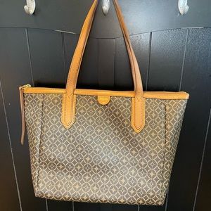 Fossil tote